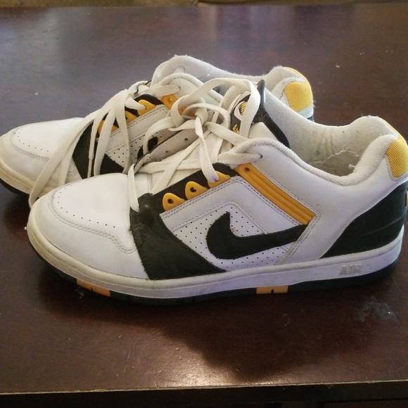 Nike Other - Nike swoosh blk/gold/white Sneakersq